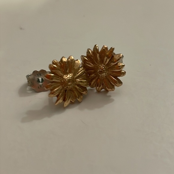 Vintage designer signed Pearce 14K YG Gerbera daisy stud earrings - Picture 4 of 4